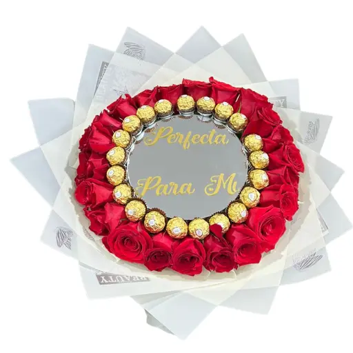Ramo de rosas y bombones rocher con espejo